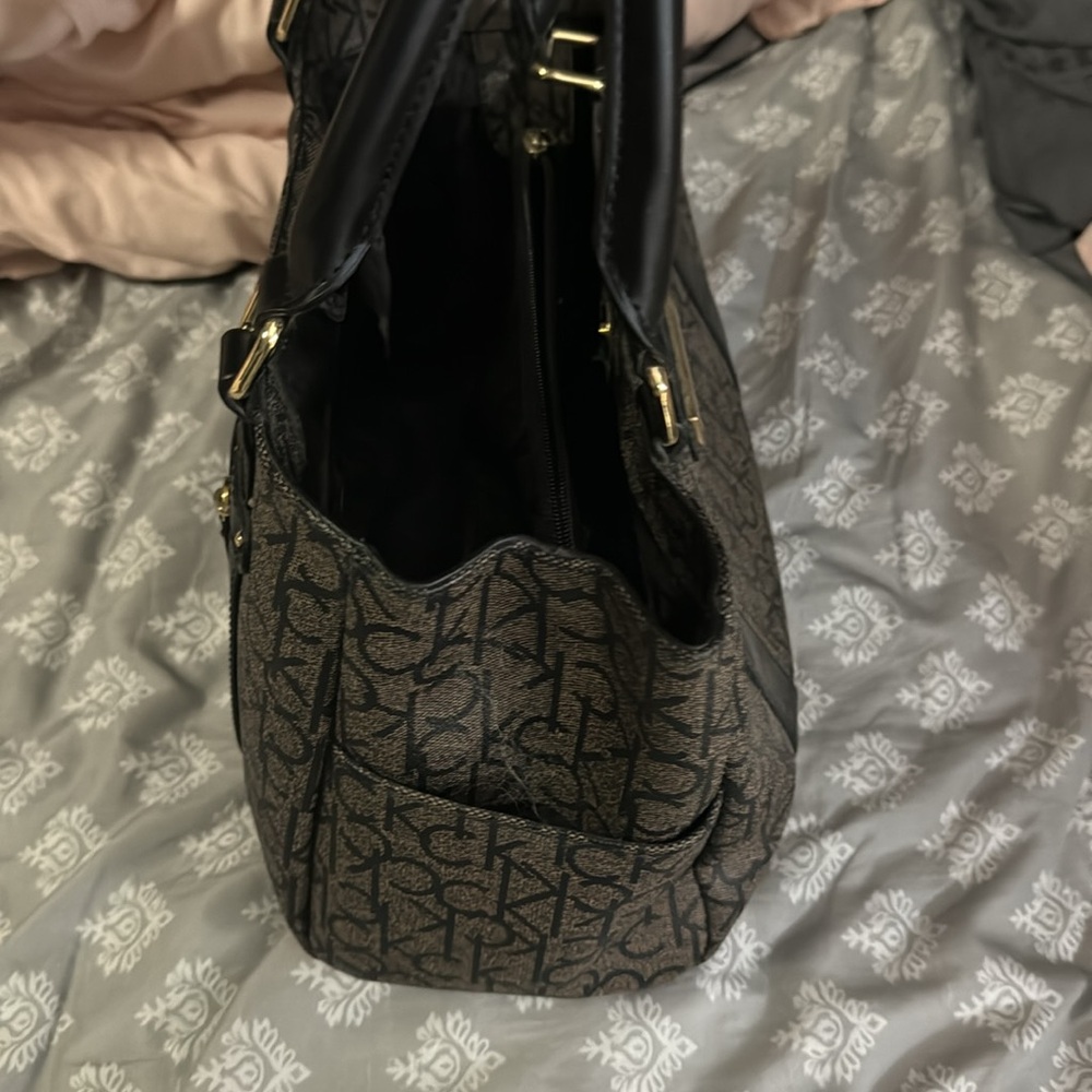 Calvin Klein purse - Picture 3 of 11
